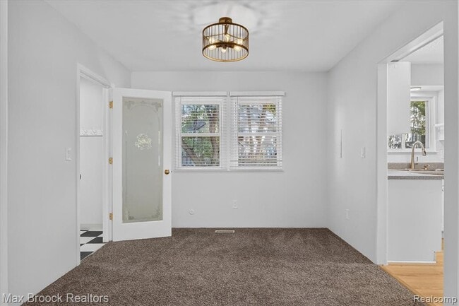 Building Photo - 2120 Daintree Ave
