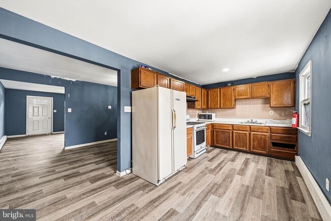 Building Photo - 507 E Airy St