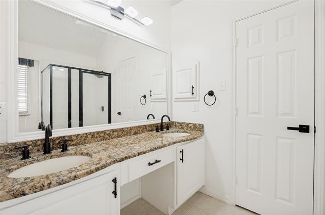 Building Photo - 3805 Pine Valley Dr