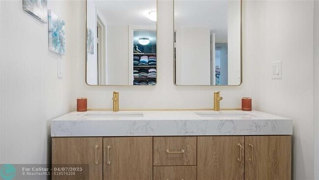 Building Photo - 3900 Galt Ocean Dr