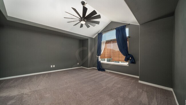 Building Photo - Stunning Two-Story in Desirable Lorson Ranch
