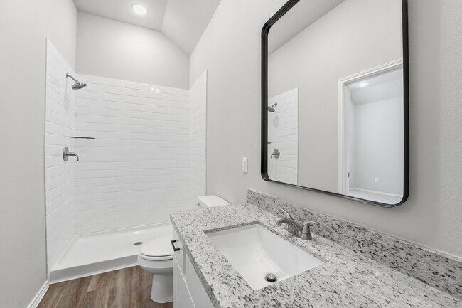 Building Photo - 15618 Sycamore Dr