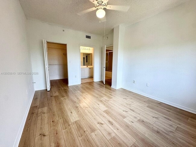 Building Photo - 2807 Veronia Dr