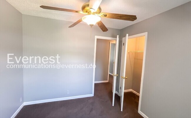 Building Photo - 915 Delmas Ave