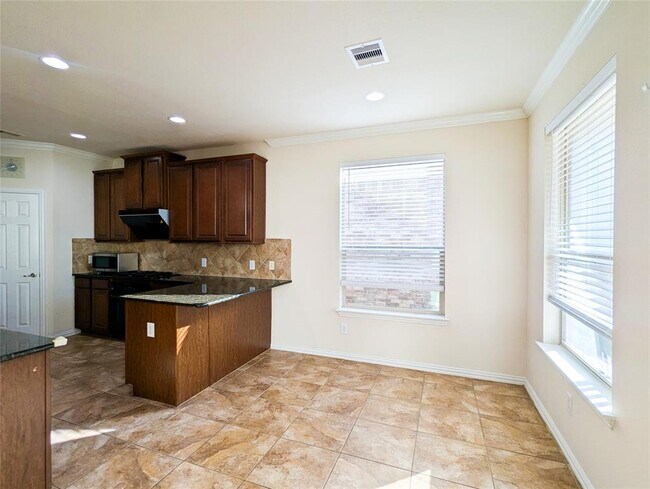 Building Photo - 6026 Oxford Lake Dr