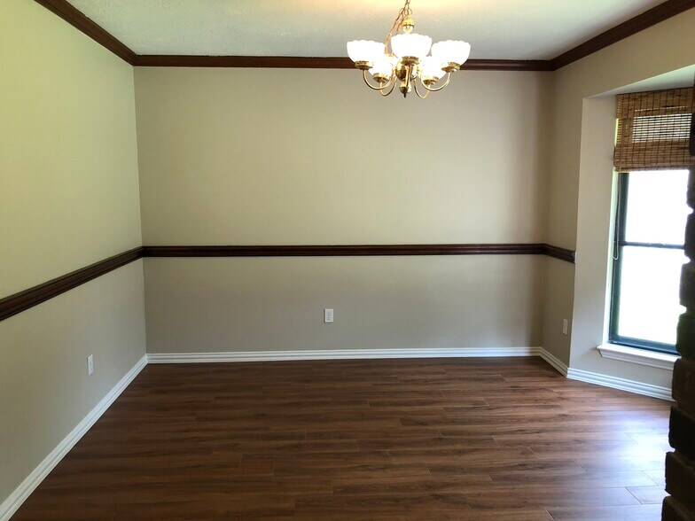 Building Photo - 22014 Shady Valley Dr