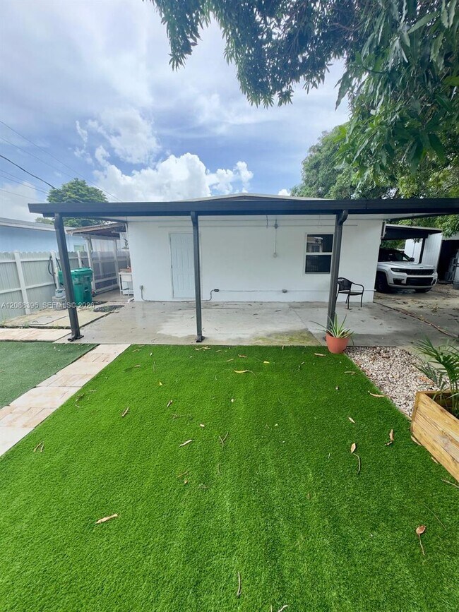Building Photo - 9945 NW 22nd Ave