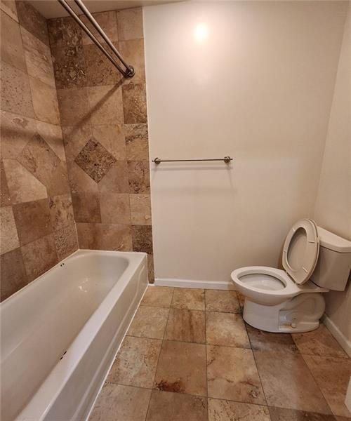 Building Photo - 23311 Plantation Dr NE