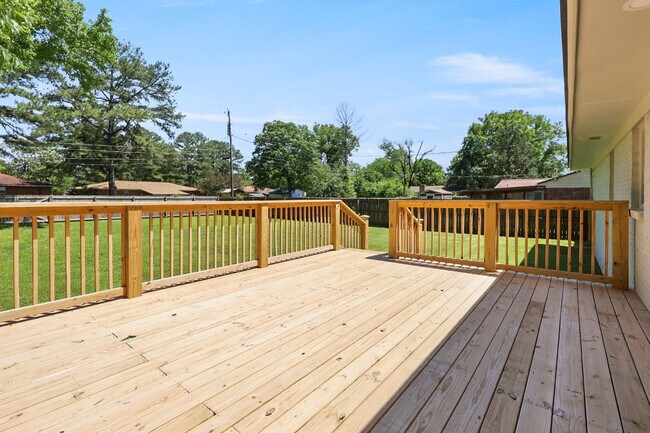 Building Photo - 614 Holland Ct SW