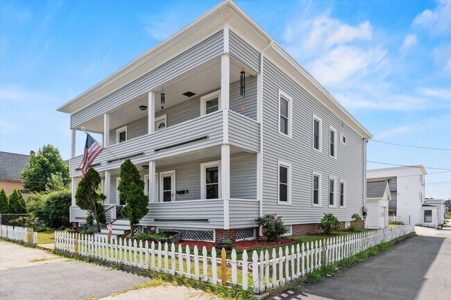Building Photo - 164-162 Alsace St