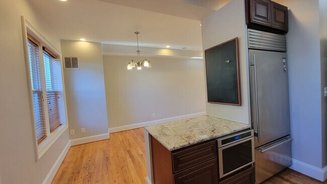 Building Photo - Manor Place