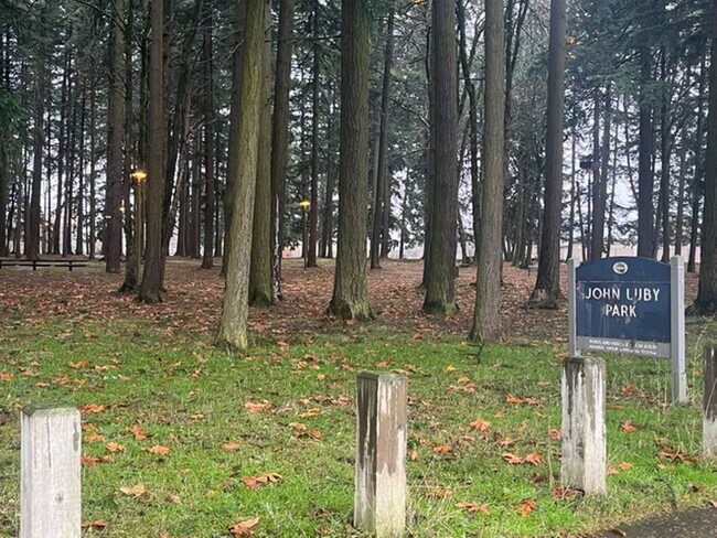 Building Photo - LASHJ02