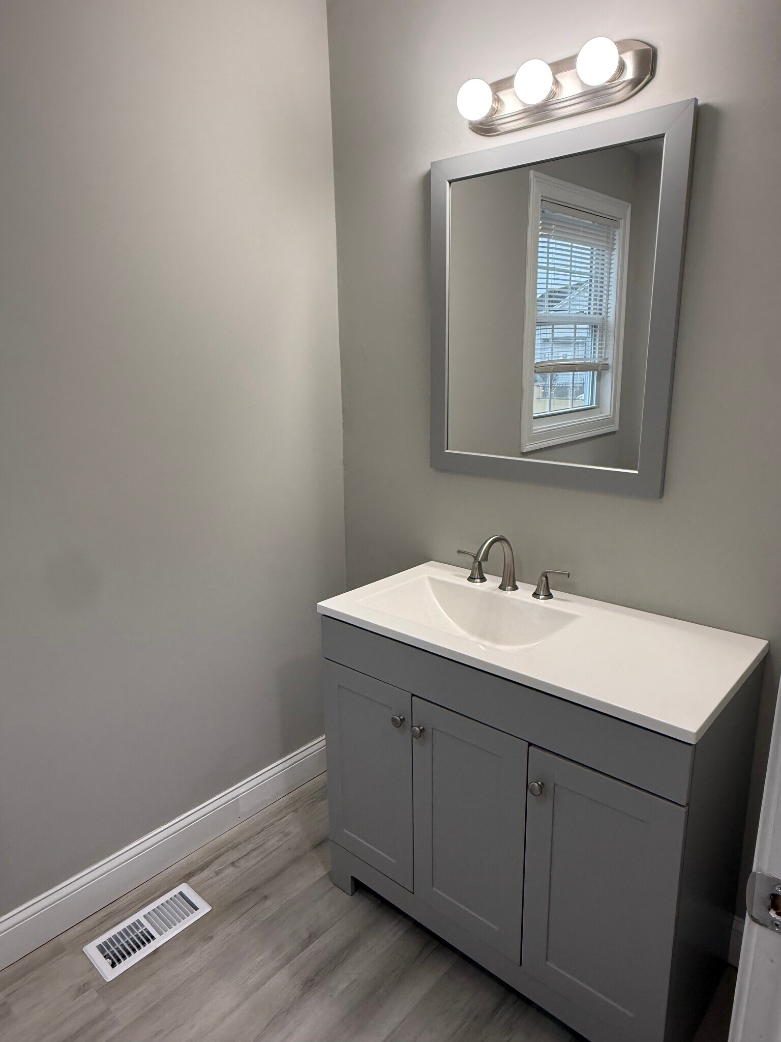 Building Photo - 25 Denison St