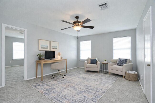 Building Photo - 102 Blanco Woods Blvd