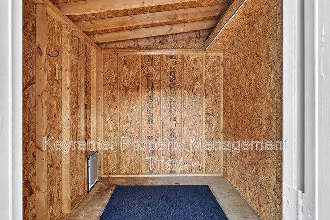 Building Photo - 9415 Glen Cross Dr