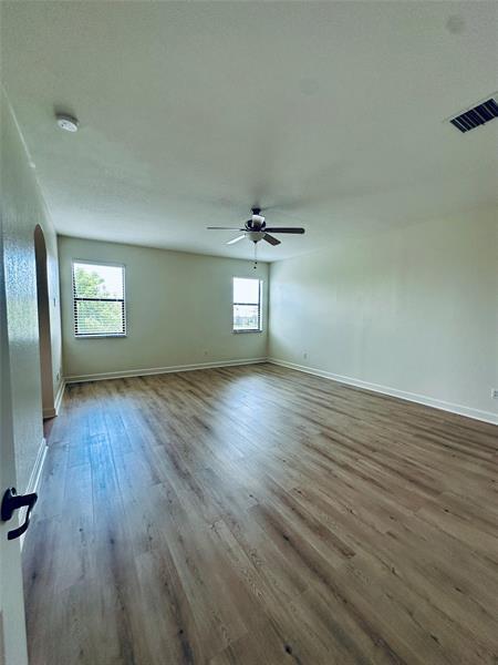 Building Photo - 8836 Sandy Crk Wy