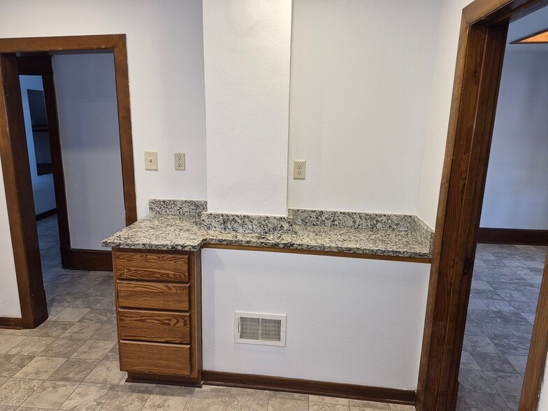 Building Photo - 202 Gadow Ln