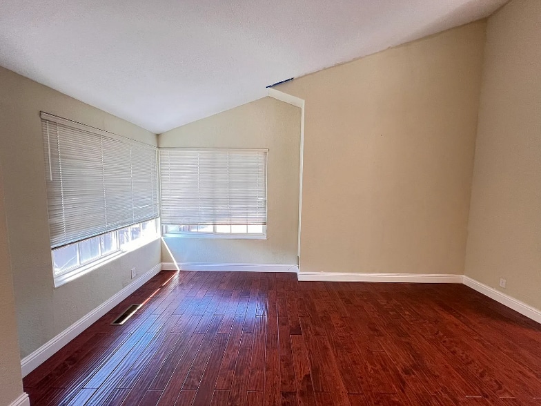 Building Photo - 6976 Claywood Way