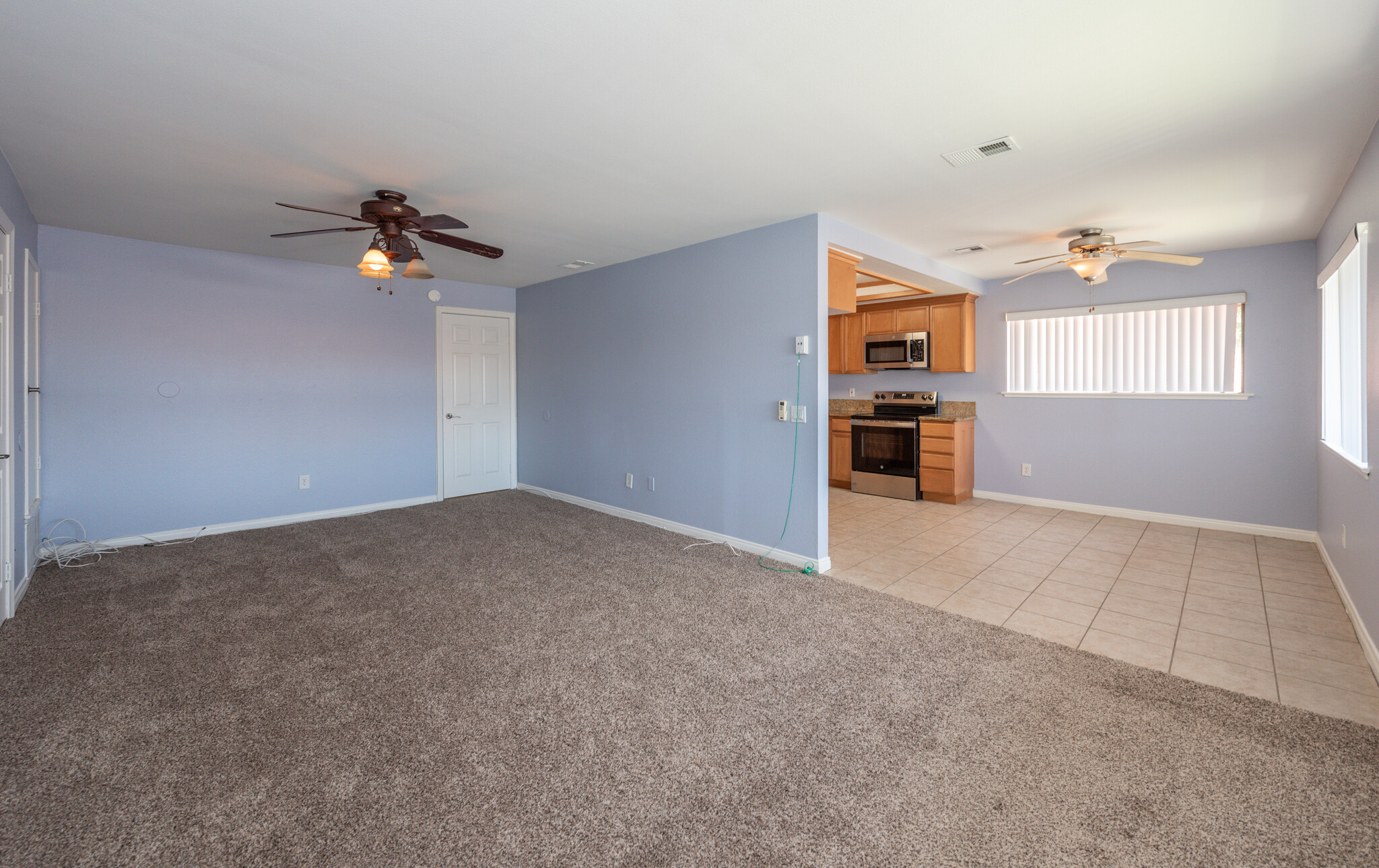 Living/Dining area - 1554 Border Ave