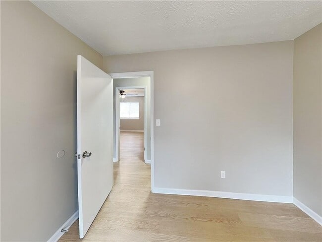 Building Photo - 8321 Beechwood Ct