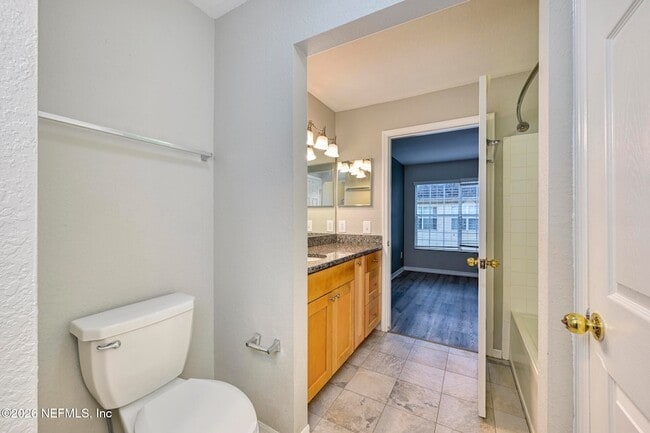 Building Photo - 13703 Richmond Park Dr N