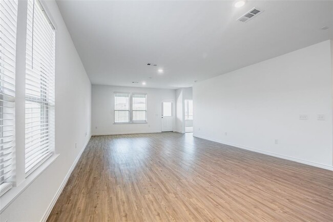 Building Photo - 15076 Rustic Moon Rd
