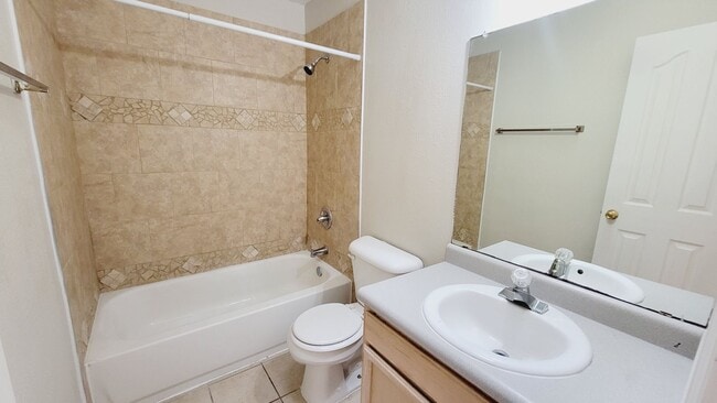 Building Photo - Charming 4 bedroom, 3 bath home in West Side El Paso!