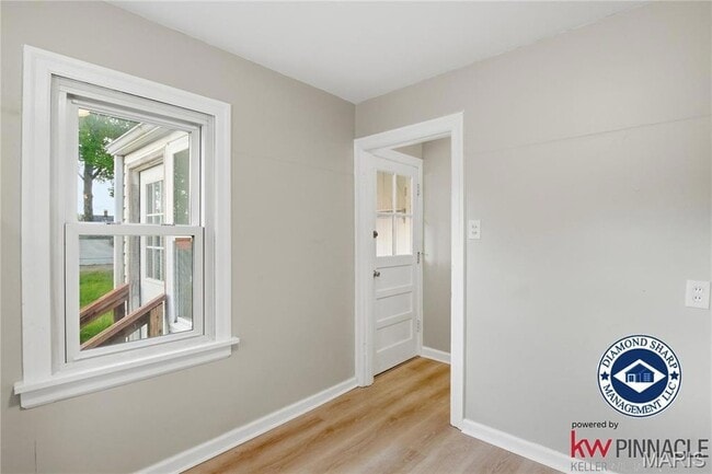 Building Photo - 128 Mounds Ave