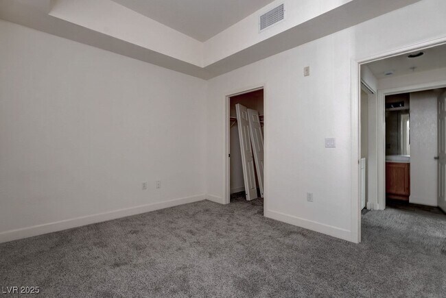 Building Photo - 59 E Agate Ave