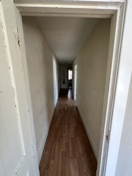 Building Photo - 251 Maplewood Ave