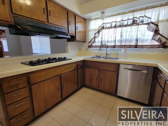 Building Photo - Charming 3 bed 2 bath home in Santa Maria