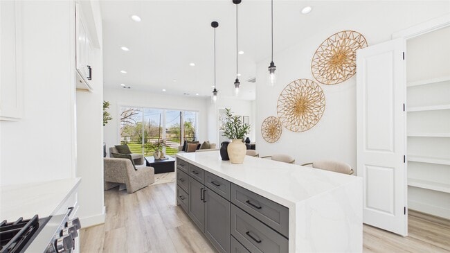 Building Photo - 2417 Harrington St