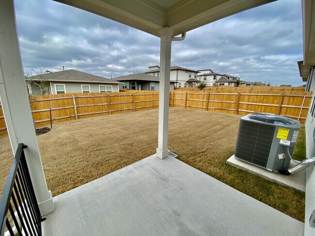 Building Photo - Beautiful 3bed/2.5bath in Northeast Austin!!