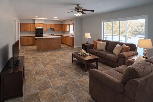 Building Photo - 167 Cook Ave