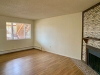 Building Photo - 5 Month lease special, $100/mo off! Priced at $1348 after discount. 2 Bed, 1 Bath Apartment. RENT...