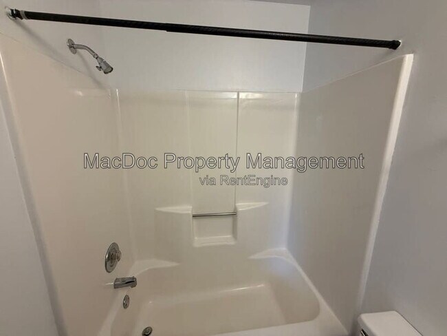 Building Photo - 5145 Cottonwood Ct