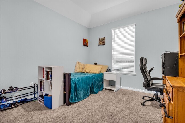 Building Photo - 446 Rd 66111