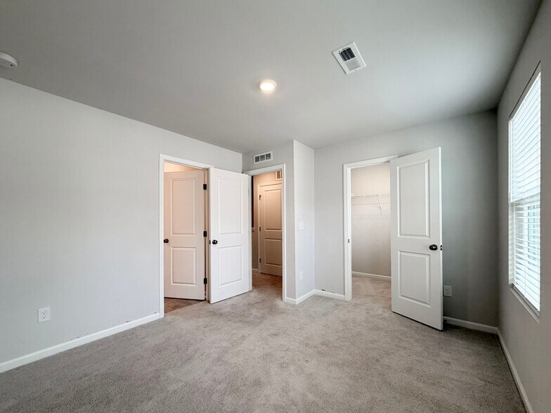 Building Photo - 196 Aster Bloom Ln