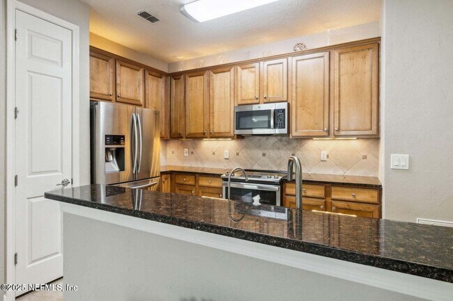Building Photo - 9831 9831-1 Del Webb Parkway Ap