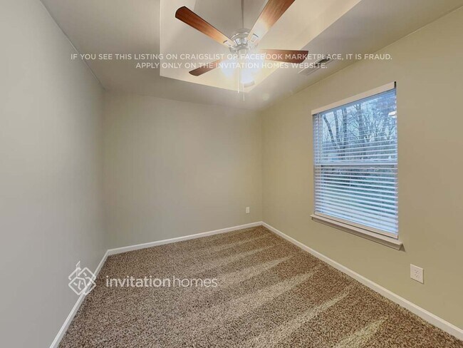 Building Photo - 1215 Pinehaven Ct