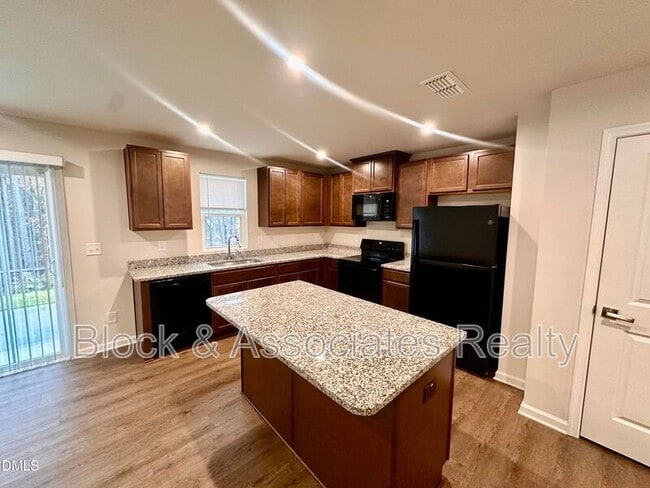 Building Photo - 6650 Gibraltar Rock Dr