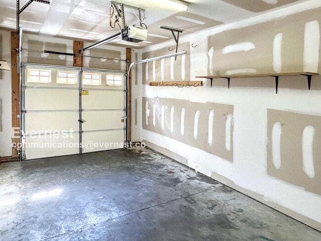 Building Photo - 2405 Silver Lake Terrace