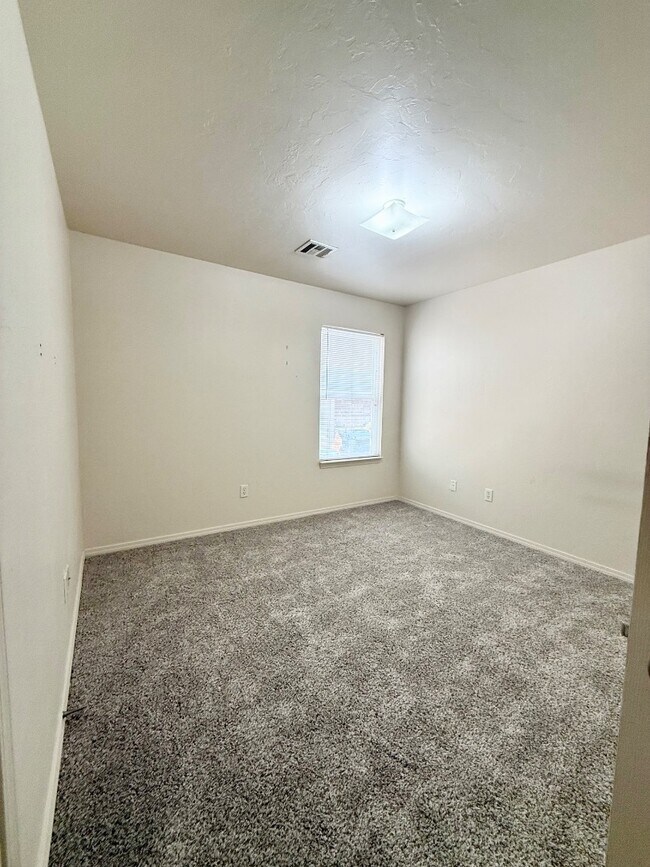 Building Photo - 2821 Fennel Rd