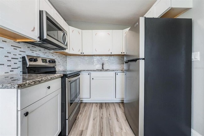 Building Photo - 810 Jurgens St