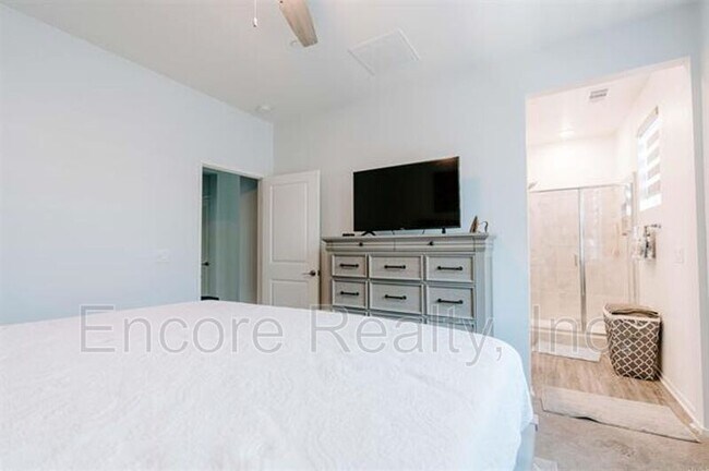 Building Photo - 5381 Calle Rockfish