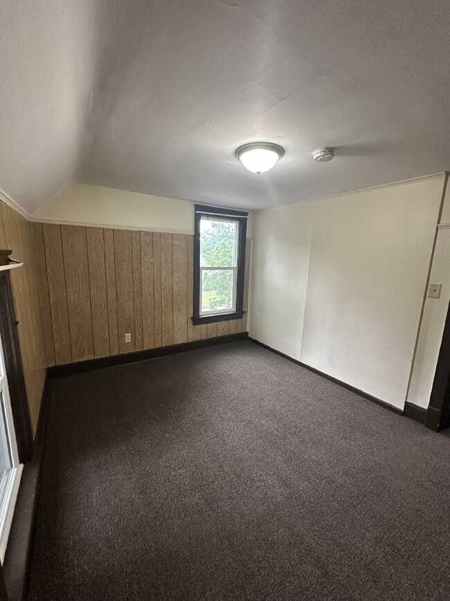 Building Photo - 1109 White Ave