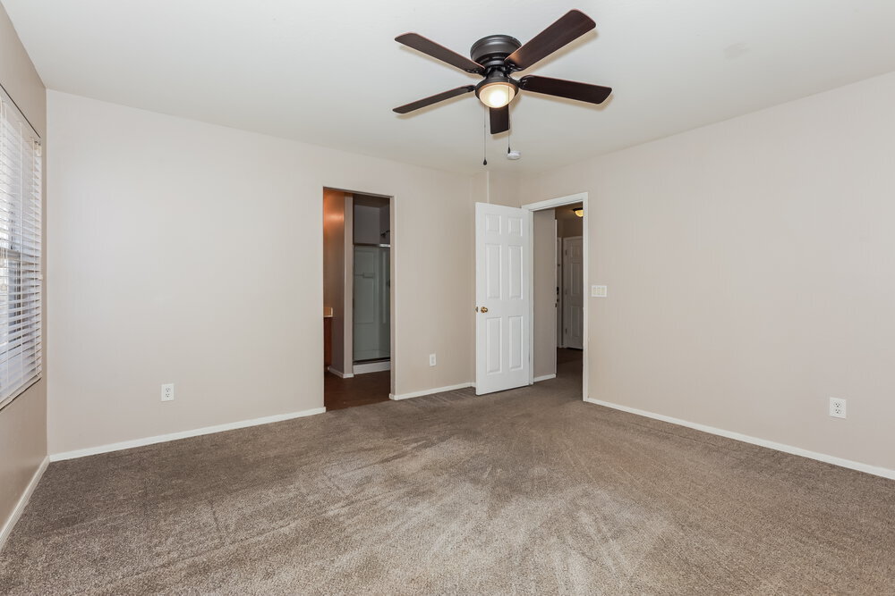 Building Photo - 1519 E Stirrup Ln