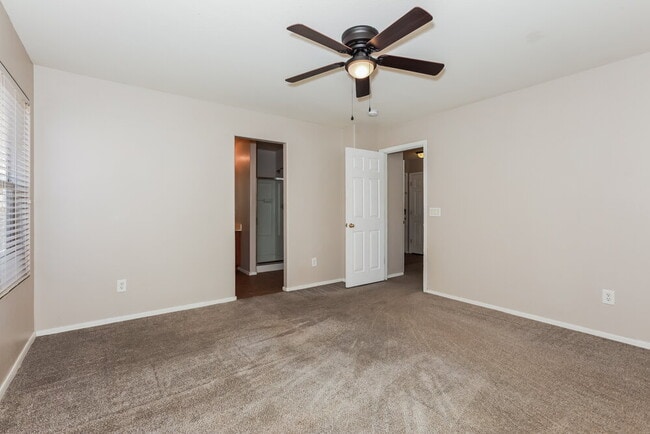 Building Photo - 1519 E Stirrup Ln