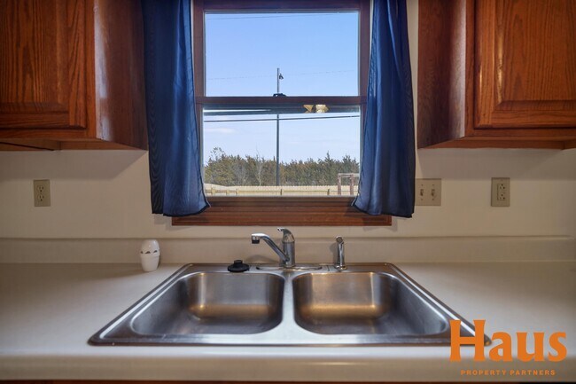 Building Photo - 1839 SE 43rd Terrace