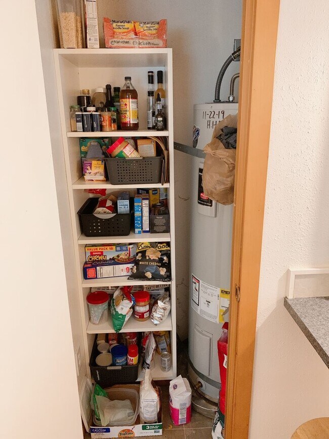 Building Photo - 1029 High St